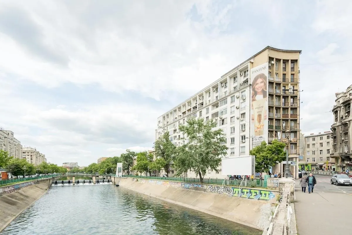 Superb River Views 2Br Flat - Top Location Bucarest 0*,  Romania