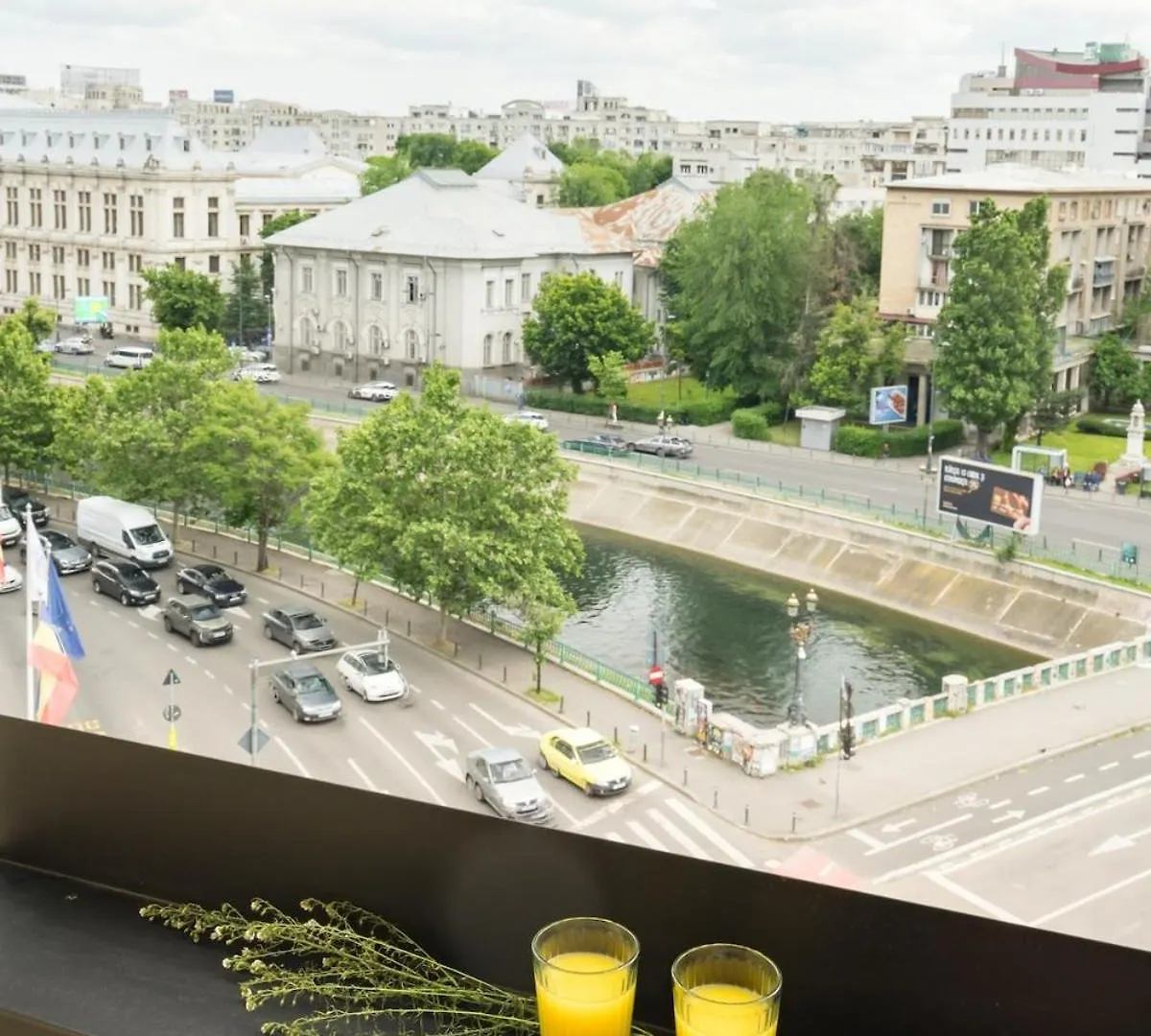 Superb River Views 2Br Flat - Top Location Bucarest Appartamento