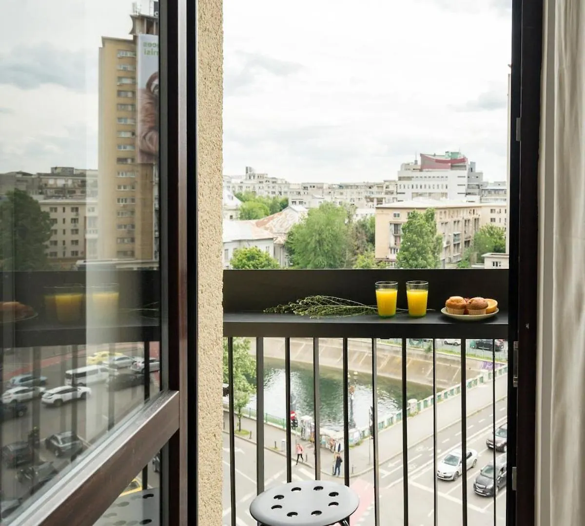 Superb River Views 2Br Flat - Top Location Bucarest 0*,  Romania